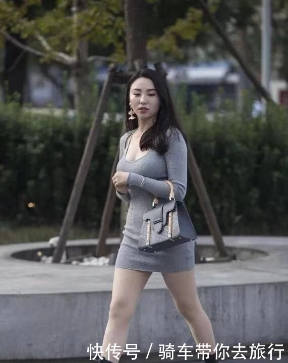 美丽|街拍:感性活泼的小姐姐,身姿丰腴美丽时尚性感大方!