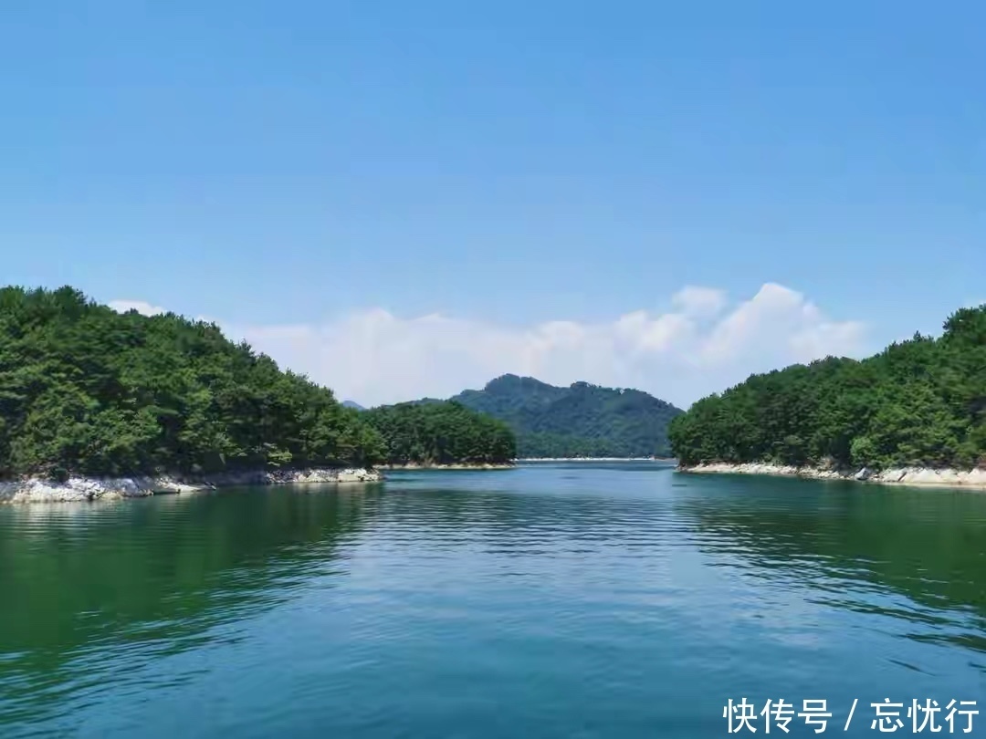 千岛湖静美如初见，“一镜湖水烟波渺，清澈如泉皆可饮”