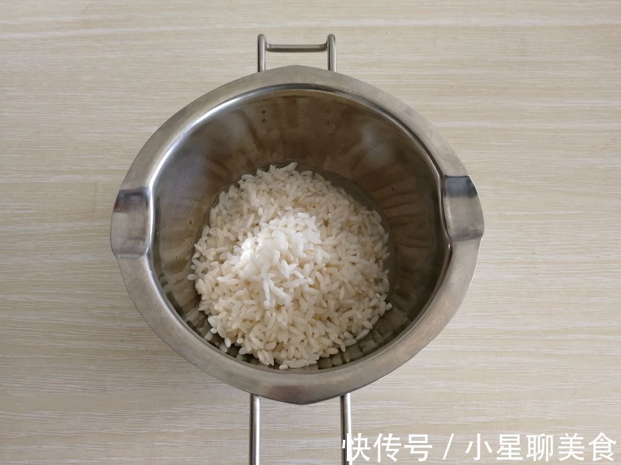 肉香|米饭和肉搭配做成小丸子，一口一个，香气四溢