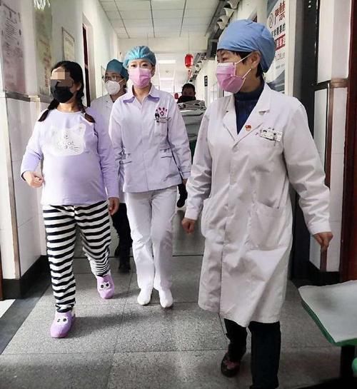 子宫|连续4次剖腹产,医生都劝不住,孕妇:只要不是儿子就继续生