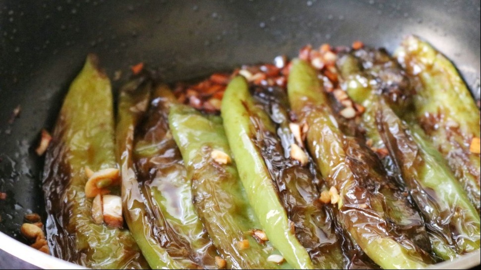 这才是虎皮青椒的好吃做法，鲜香辣爽开胃下饭，味道特别棒！