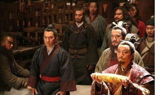 杂记|水浒杂记,梁山好汉们接受招安,这人才是最大受益者,为什么