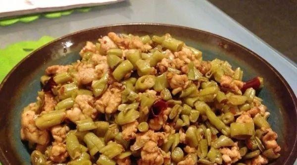 上档次的几道家常菜,简单美味,来客人时做着吃!