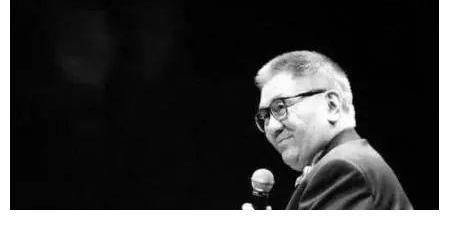 |强吻张国荣,在节目上讲荤段子,香港四大才子之一黄霑潇洒走一生