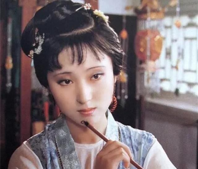 生日!黛玉的生日,为何王夫人记得探春却忘了?平儿的话道出问题的关键