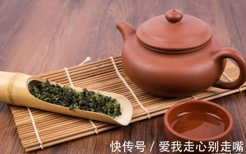 风水@刘伯温向农妇讨水喝,农妇故意撒了把谷壳,伯温感叹:她有大智慧