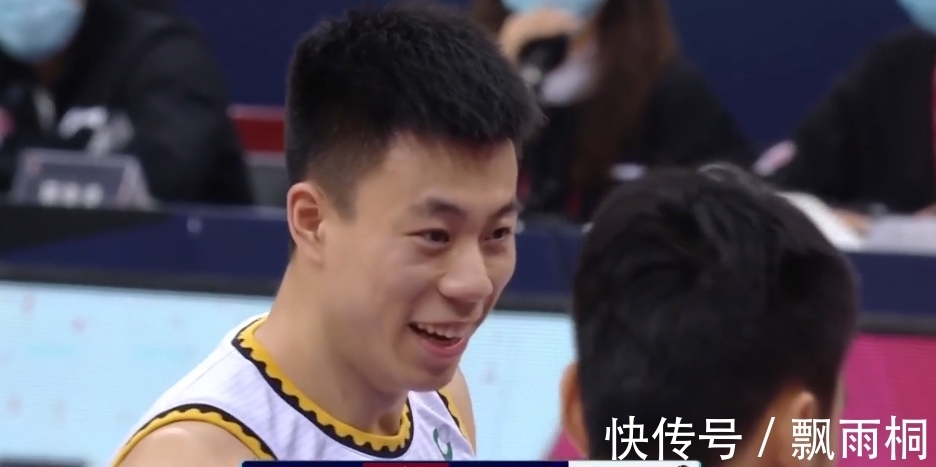 杨鸣|4分钟轰出15-3,差8分换3阵,教练提前握手,CBA联赛你看懂了吗?