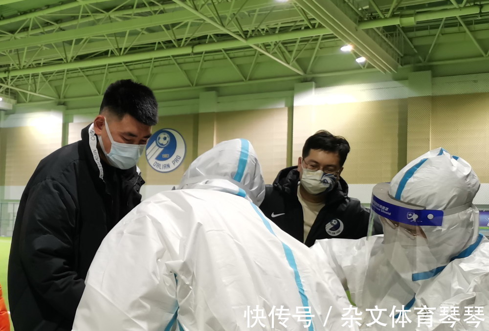 甲大連人賀歲杯踩場(chǎng)獨(dú)家照片！多名萬(wàn)達(dá)奪冠功臣＋前中超球員亮相