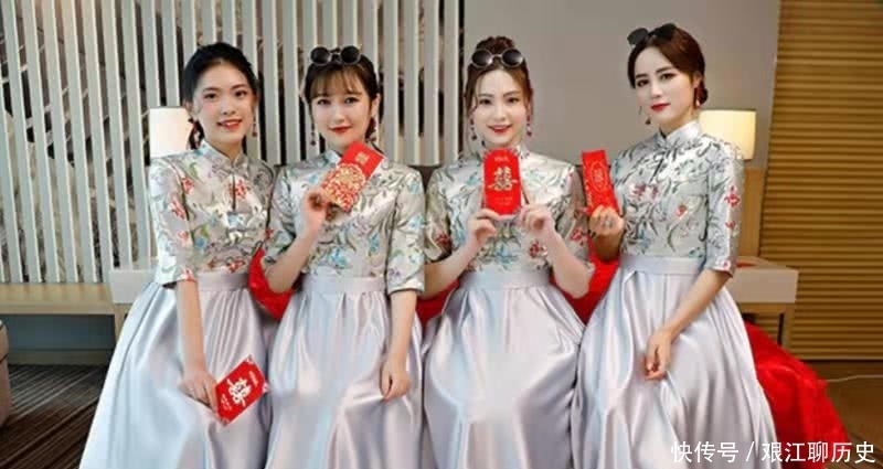 3款伴娘礼服,你会选择哪款参加闺蜜婚礼?测你的另一半长什么样