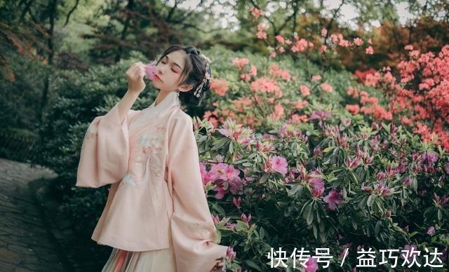 jk|漫展上如何正确的勾搭二次元小姐姐?