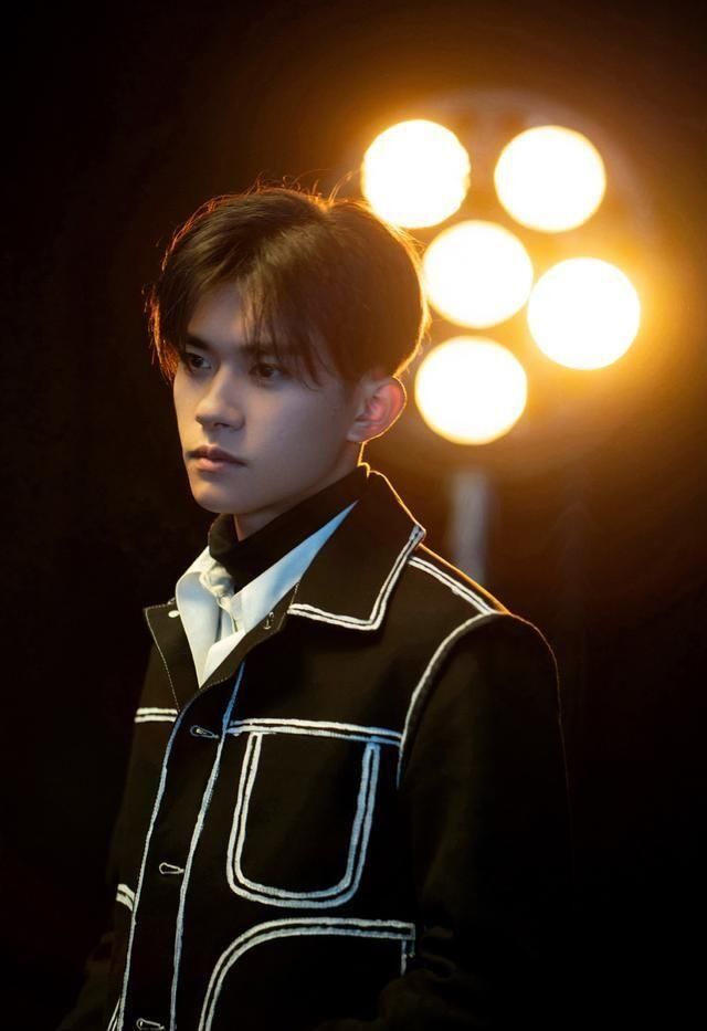 34万人投票“选丑”，王一博断层第一，成毅易烊千玺紧随其后