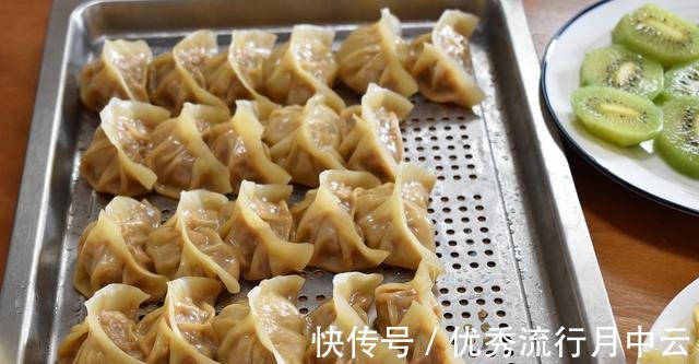 70后夫妻的早餐，简单3样好吃又好做，不摆盘不花俏实在过日子！
