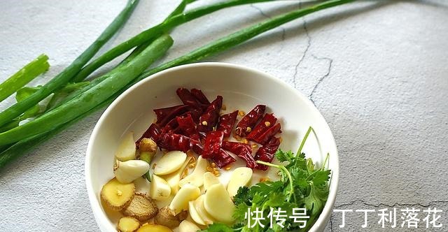 中秋节|入秋后，螃蟹这做法太实用了，不油炸不清蒸，味道鲜美还不掉蟹脚！