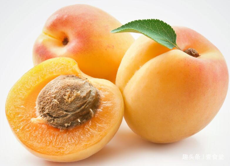 香蕉|女人不愿早衰,多吃六种水果,养肝排毒,呵护肌肤