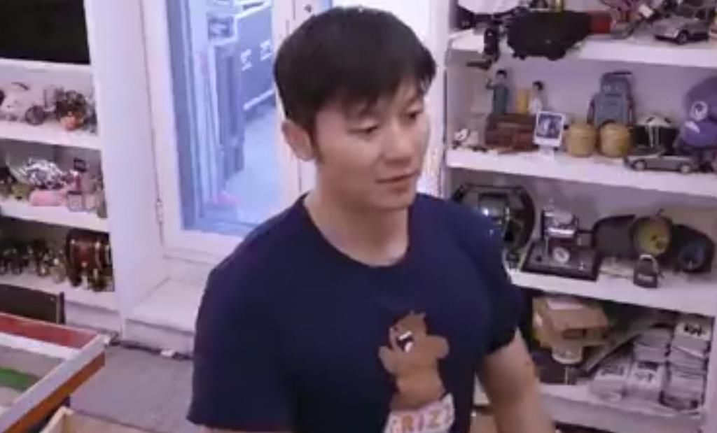 李晨|李晨对跑男才是真爱晒独居生活却惊现“名牌”,看清名字泪目