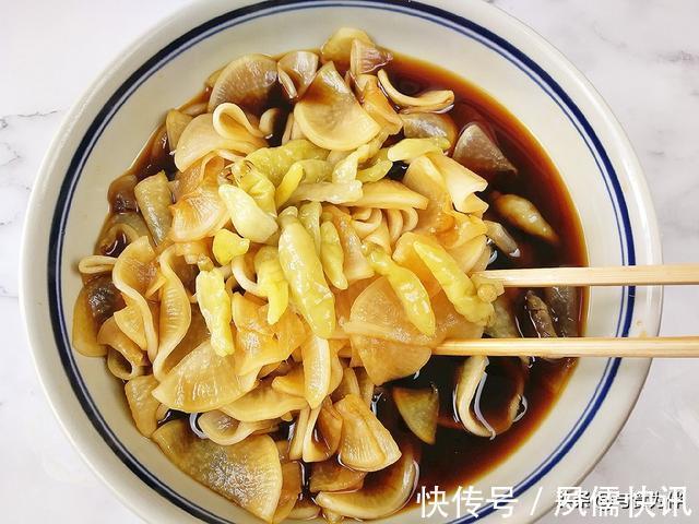 搅拌均匀|秋天趁萝卜便宜,腌成小菜存起来,喝粥吃面条搭配特方便,收藏好