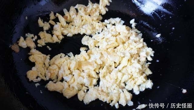 家常菜|家常菜:韭菜鸡蛋馅饼每一口都有鲜嫩劲儿