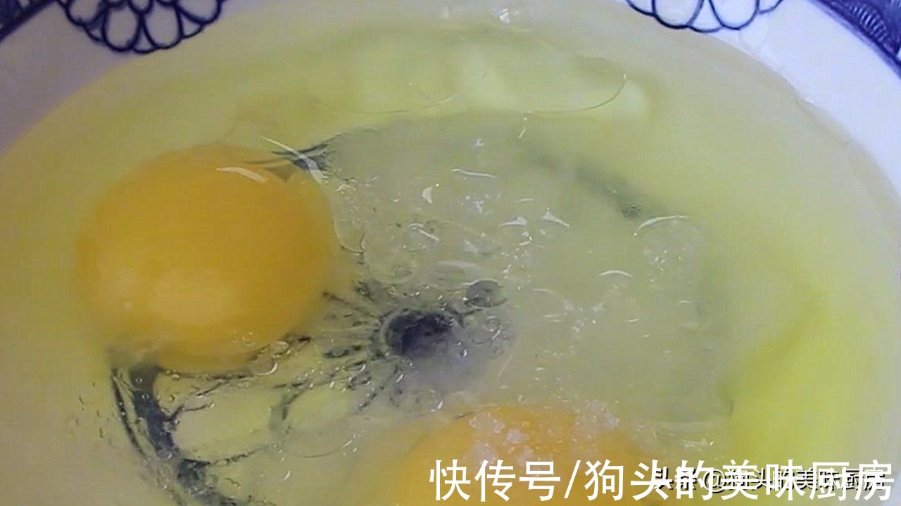 5块钱一斤的手指饼，2碗面粉1个鸡蛋，教你在家做，香酥可口