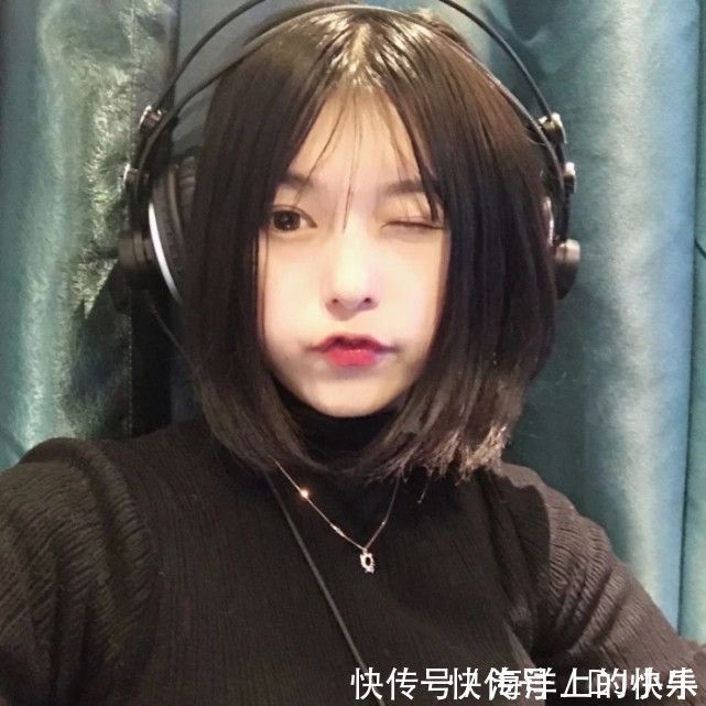 |十二星座收到暗恋短信时的反应,谁最搞笑?