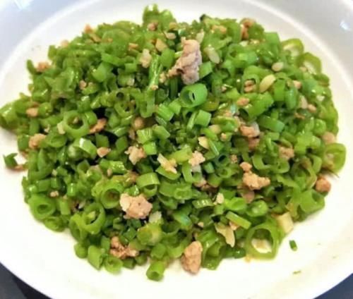 被称作天然“护眼菜”,每天炒一盘,视力好了,口臭也消失了
