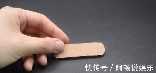 涨知识|衣服上贴个创可贴,太聪明了,解决很多男人女人的困扰,涨知识了