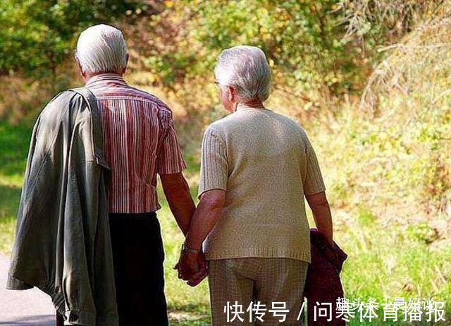 老伴|人到晚年,钱和子女哪个更靠谱?80岁老母用“亲身经历”告诉你