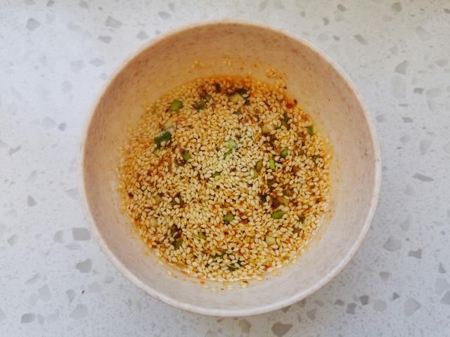 煎豆腐、炖豆腐统统靠边站，这才是豆腐特别牛的做法！香死了