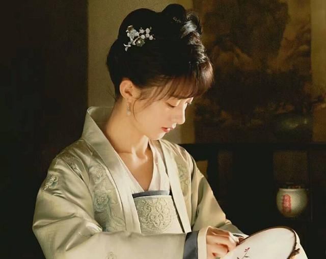 穷秀才出上联有木也是桥,无木也是乔,寡妇下联一出,秀才逃了