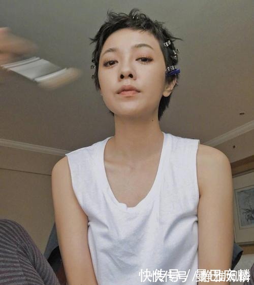 黑长直|女人过了50岁,尽量避开这3种发型,尤其是第2种,又老又土气