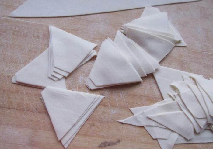 吃馄饨，馄饨汤这样调，简单又鲜美，早餐来1碗，吃得饱营养好