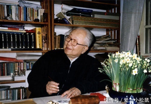 炉中煤&为何郭沫若的题字备受争议启功看看街上的中国银行,就明白了