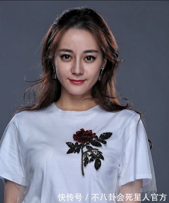 皮肤|斑点皱纹、妆浓浮粉、含胸驼背，看完女星生图，再也不容貌焦虑了