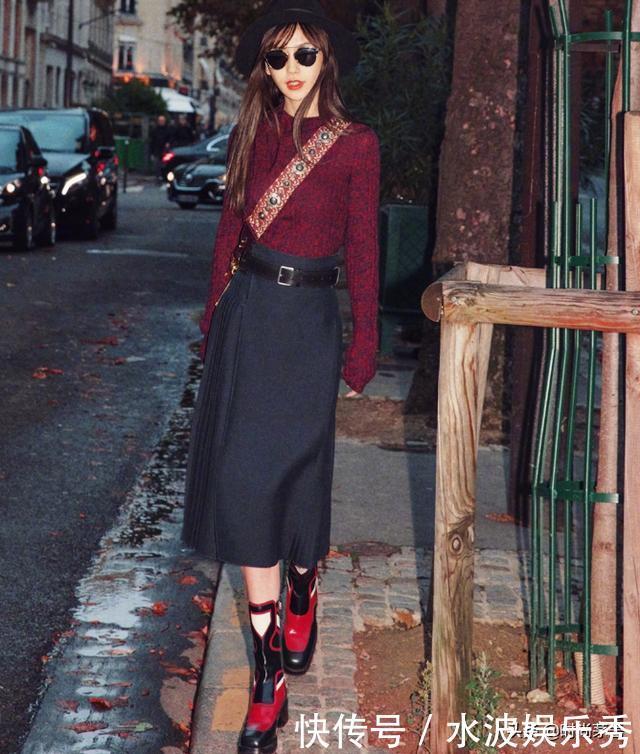 建议女生毛衣尽量不要搭裤子,瞧瞧明星们的穿法,也太时髦洋气了