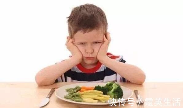 小蛋糕|孩子6岁前脾胃虚弱,有几样食物要少吃,以免伤脾又害胃