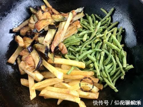 下饭|天冷后,3种食材一锅出,喷香下饭,——营养均衡,别错过