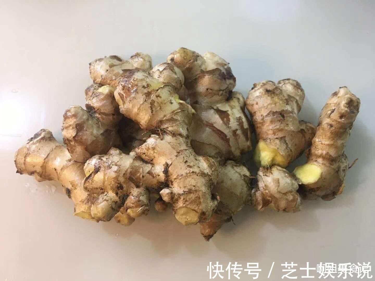 阿姐|天冷手脚冰凉就吃它,每天两块,驱寒暖胃温暖过冬