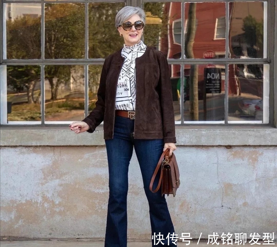 老年人|论穿搭就服这位62岁的奶奶,越老越有魅力,行走中的穿搭教科书