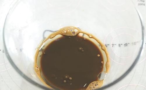  蛋白|入冬必备的甜点！焦糖饼干咖啡奶油蛋糕，爱上这香浓的美味