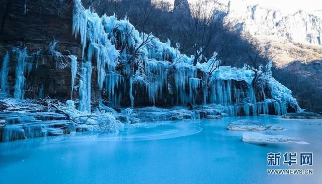 冰瀑|雪山冰瀑雾凇同框，云台山迎来今年首场大雪似仙境