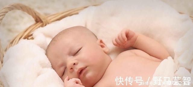 大脑|孩子睡觉后常做这4个举动,暗示大脑“发育高”,更易成为小学神