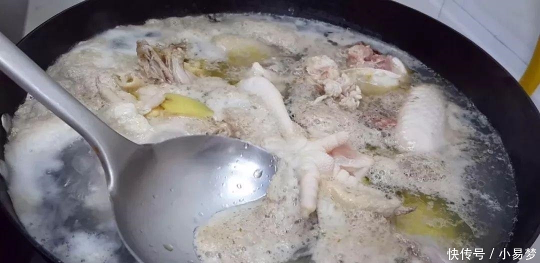 鸡肉这样做才好吃，掌握这个秘诀，一顿多吃两碗饭，一锅都不够吃