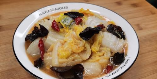 炒白菜时，焯水还是不焯水？蚝油白菜经典家常做法，天天吃都不腻