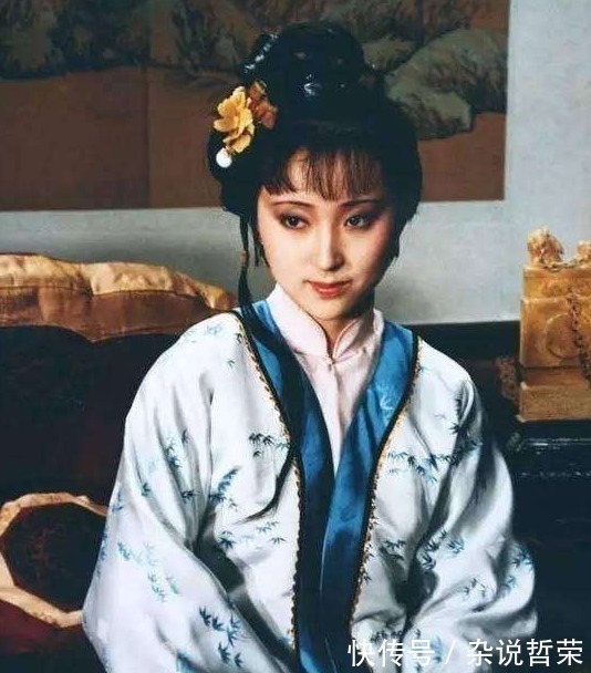 晓旭&红楼梦林黛玉的服饰都超美,每一件穿在陈晓旭身上都宛如天仙下凡