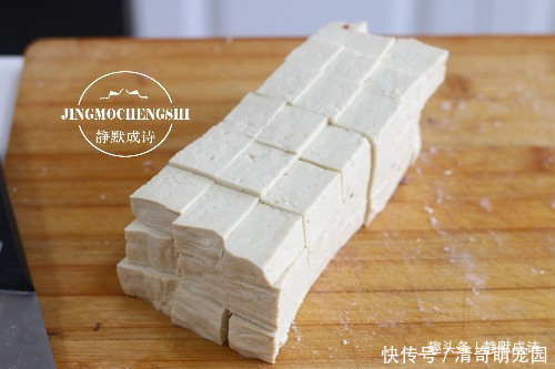 牛盘肠|豆腐和此食材真是天生一对,炖着吃最香,每次炖一锅,汤都不剩