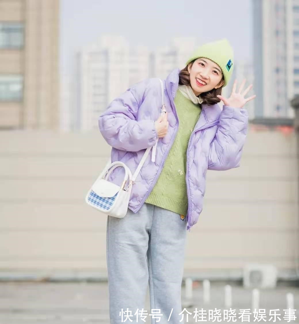 老爹 今冬穿羽绒服怎么搭才好看有这“3裤2鞋”就够了,谁穿谁时髦