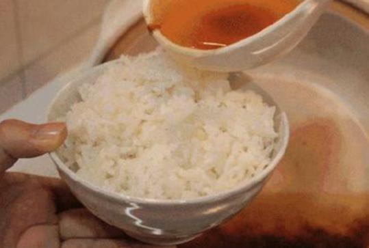 婴儿|孩子在三岁之前,这几种辅食不可以吃,不仅没营养,还影响发育