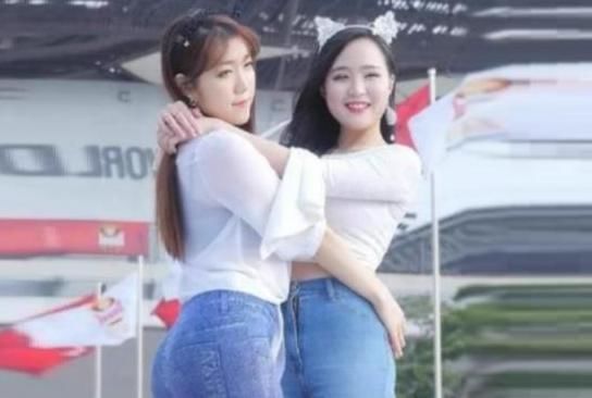 甜美的牛仔裤美女,彰显落落大方的气场,你喜欢哪个