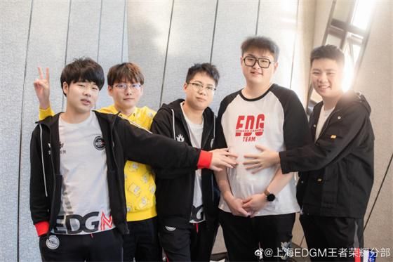 三宝|KPLW7D2：EDGM极力摆脱三宝名号，RW侠依旧沉沦