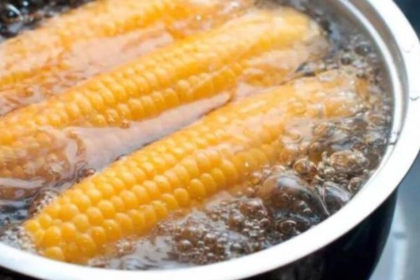 煮玉米的水特“值钱”,别倒掉了厉害用途大多人不晓得,学学吧
