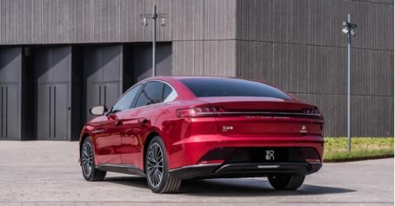 宋pro|23万起+全球首款搭载华为5G技术+刀片电池!网友:比亚迪汉值得买